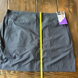 Active Skort in Black